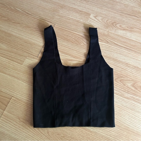 Abercrombie & Fitch Tops - Abercrombie & Fitch Black Cropped Tank XS